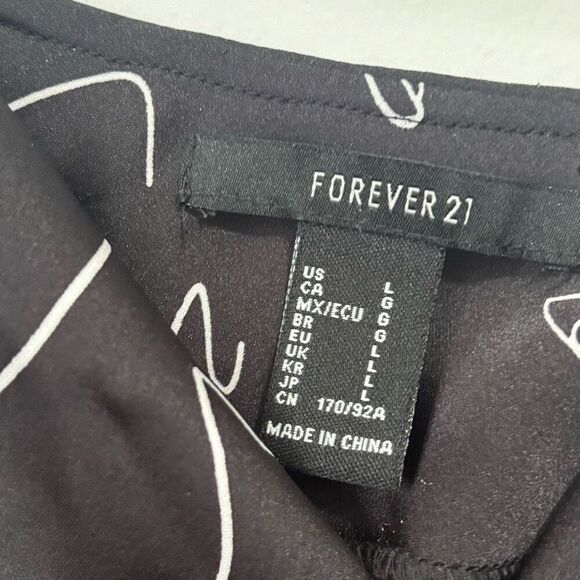 Forever 21 Black Satin Abstract Face Tank Size Large - Picture 3 of 5